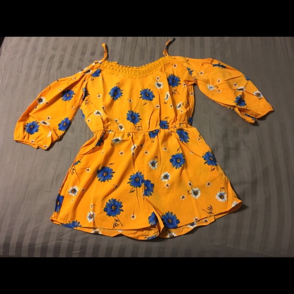 Floral Romper - Picture 3 of 8